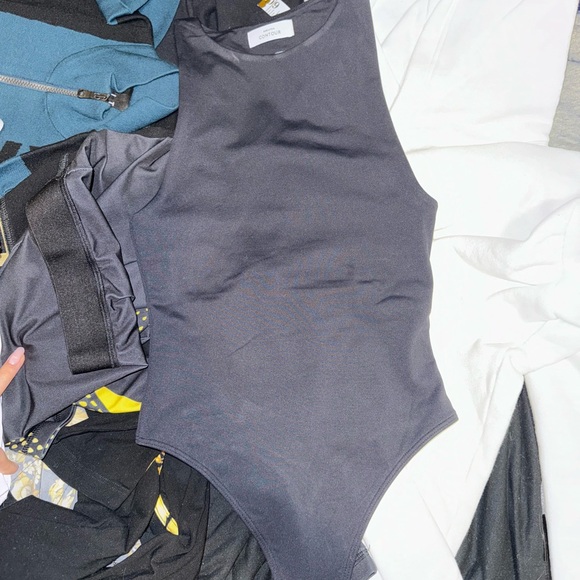 Aritzia Babaton. 90s Contour '90s Bodysuit XS - Picture 6 of 6